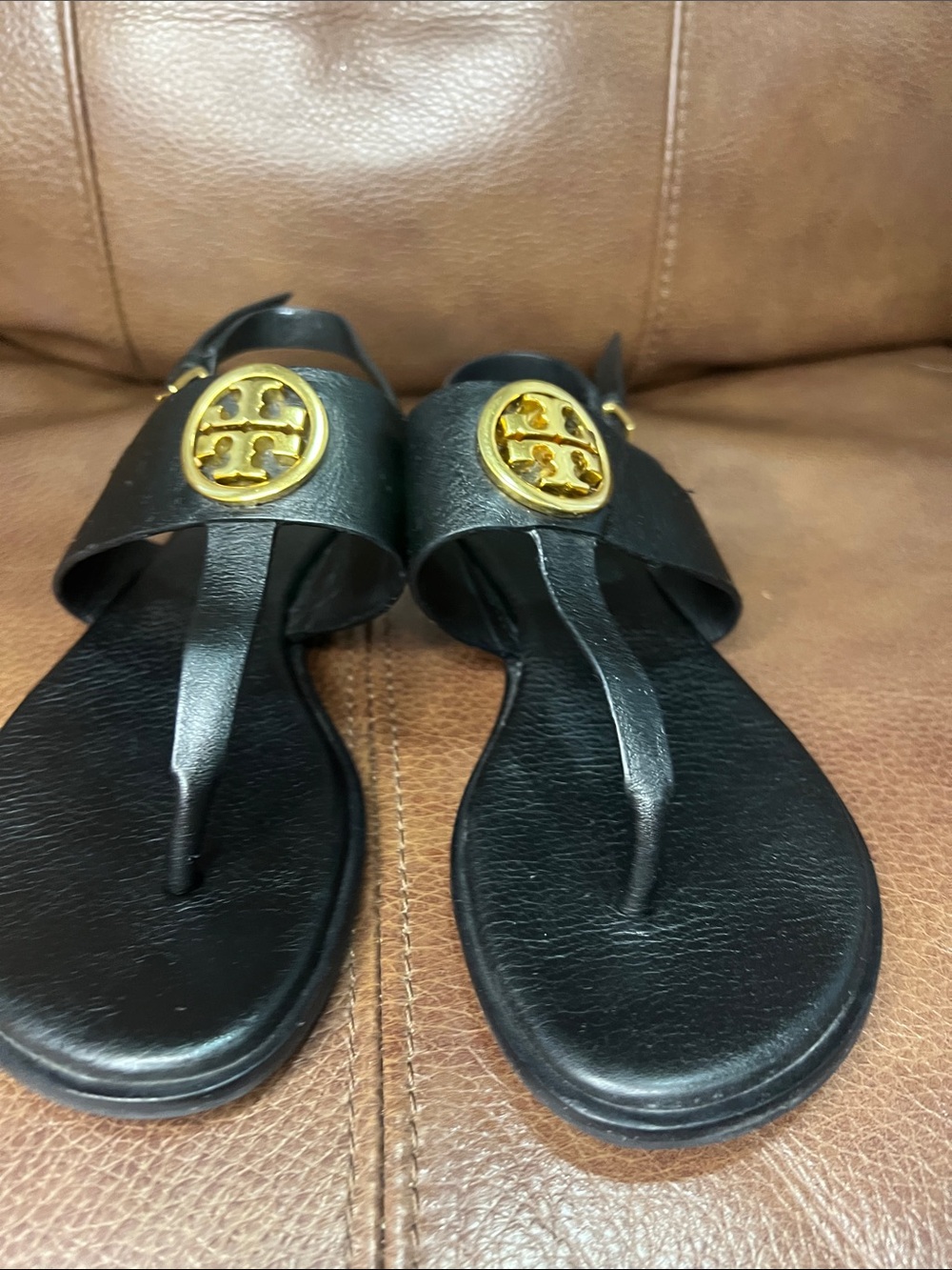 Tory Burch Black Leather Thong Sandals with Gold Logo Discs - Picture 8 of 11